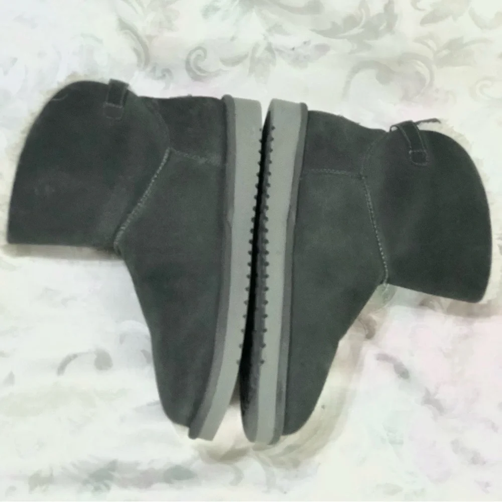 Koolaburra by UGG Grey Suede Winter Boots size 10